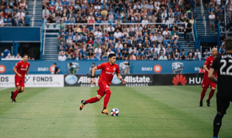 Los Angeles Galaxy anuncia a contratação de meia do Toronto FC