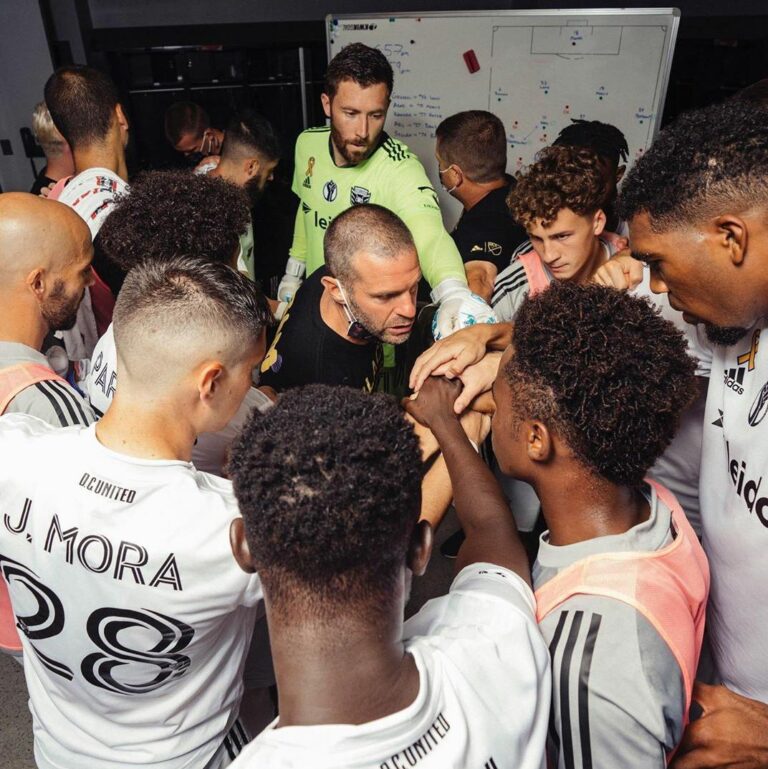 Ben Olsen luta para se manter à frente do comando do D.C. United