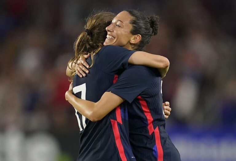 Estrelas dos Estados Unidos, Tobin Heath e Christen Press vão para o Manchester United