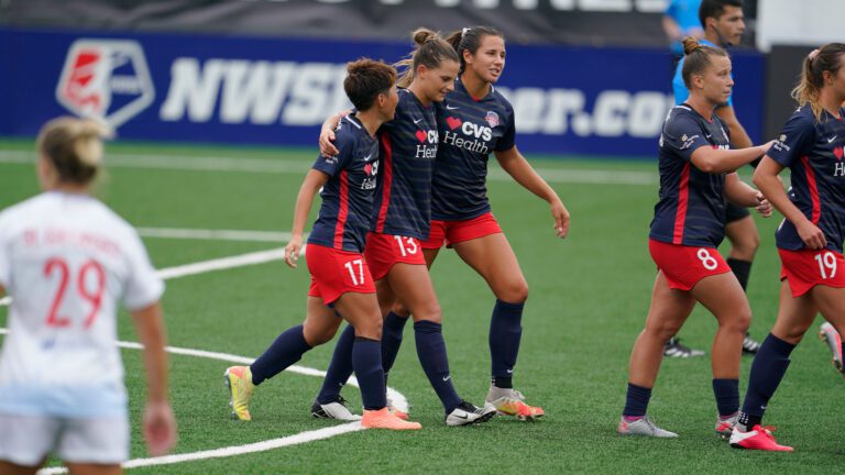 De virada, o Washington Spirit garante a vitória contra o Chicago Red Stars