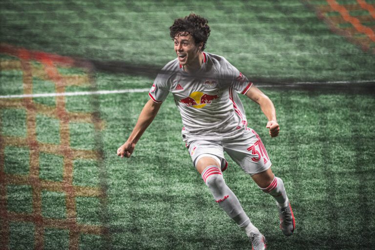 Promessa de 17 anos estreia e dá a vitória ao New York Red Bulls