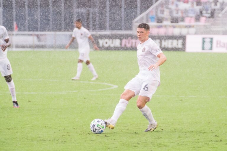 Após paralisação por conta da chuva, Miami vence o Houston Dynamo em casa