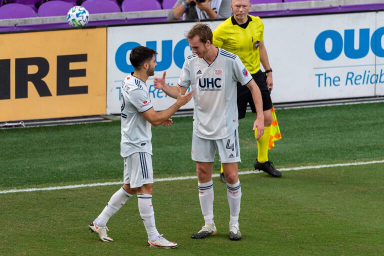 Revolution domina Orlando City e está na final do Leste