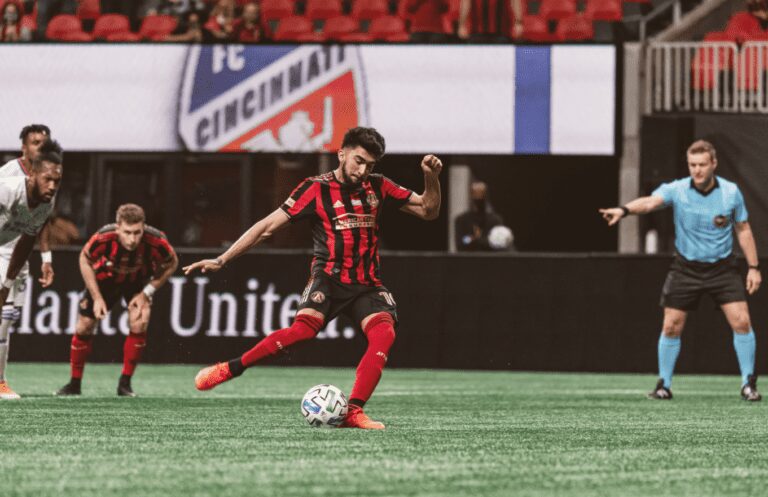 Atlanta United vence fácil, mantém esperanças pelos playoffs, mas terá missão ingrata