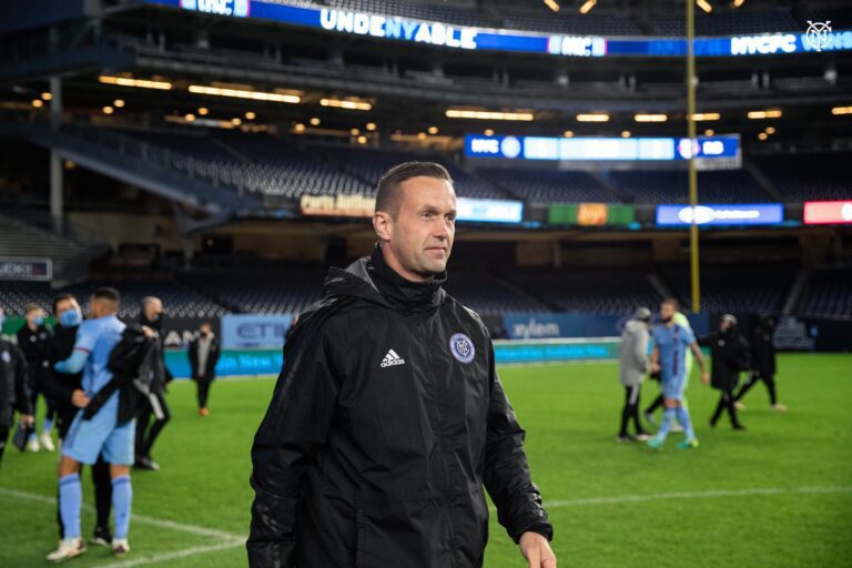 New York City se impõe em clássico e goleia Red Bulls