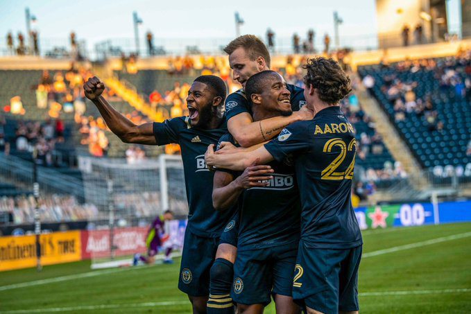 Com gol do brasileiro Sergio Santos, Philadelphia Union vence o New England Revolution e conquista o Supporter's Shield