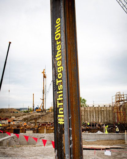 Primeira viga de aço do novo estádio do Columbus Crew