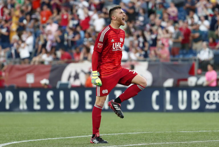 Oficial: Arsenal/ING contrata goleiro do New England Revolution e da Seleção Americana