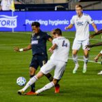 Jose Martinez (Philadelphia Union) e Henry Kessler (New England Revolution)