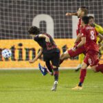 Caden Clark chuta em confronto New York Red Bulls x Toronto FC