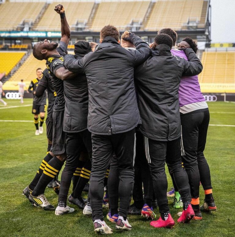 Columbus Crew confirma favoritismo e avança nos Playoffs