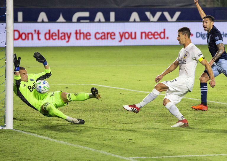 Pré-jogo: Vancouver Whitecaps tenta esboçar reação contra LA Galaxy, sem Chicharito