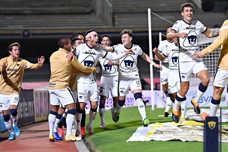 Pumas devolve goleada e está na final do Apertura