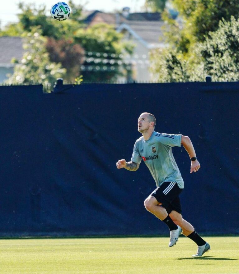 Los Angeles FC renova com lateral-esquerdo