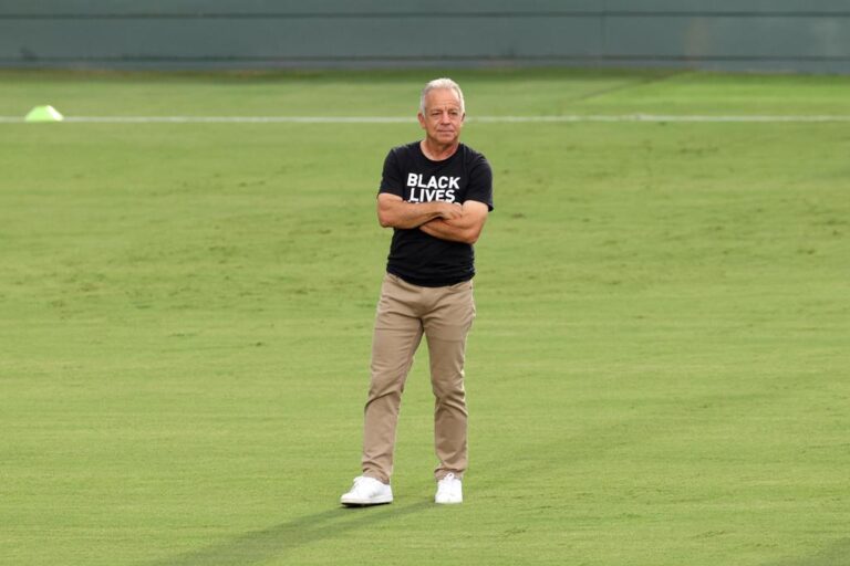 Ex-técnico da seleção americana deixa North Carolina