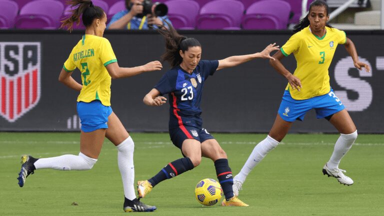 Com gol de Rapinoe, Estados Unidos vencem Brasil pela SheBelieves Cup