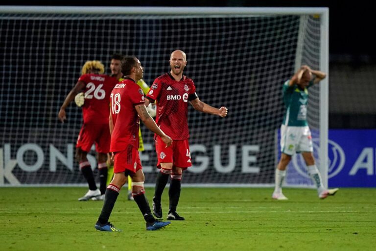 Champions League: Desfalcado, Toronto vence Léon/MEX e avança na ConcaChampions