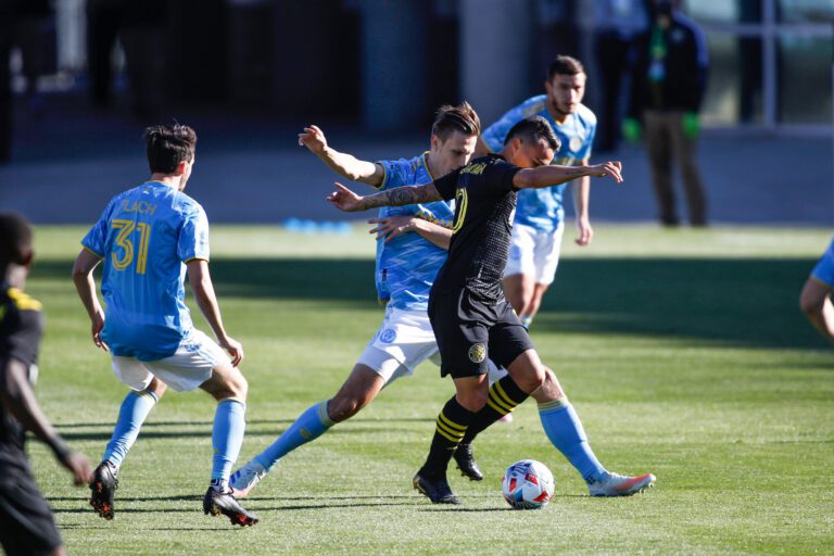 Columbus Crew e Philadelphia Union empatam em partida marcada pelas disputas físicas