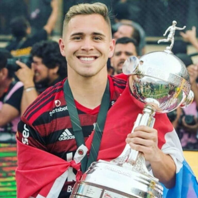 Volante do Flamengo/BRA interessa ao LA Galaxy