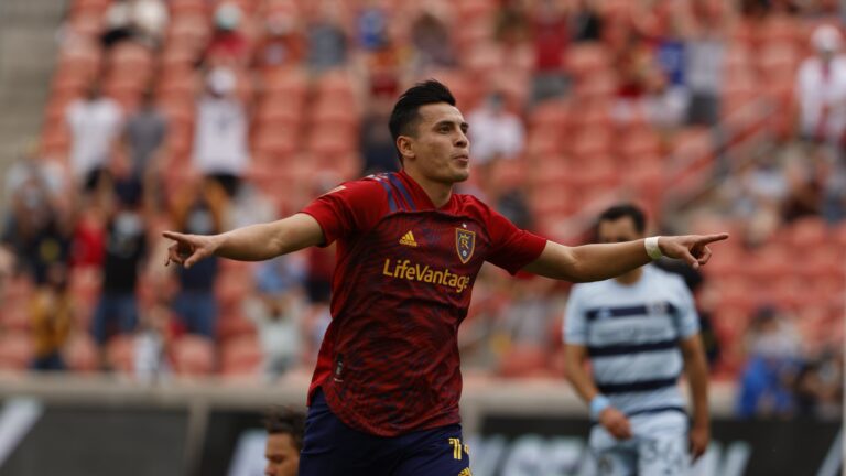 Atacante do Real Salt Lake treina com seleção da Guatemala e aumenta boatos sobre convocação