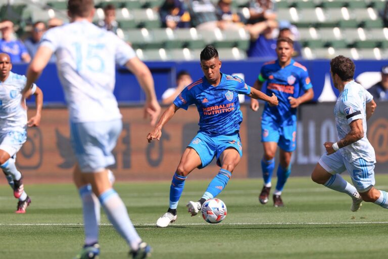 Em noite brilhante do goleiro, LA Galaxy vence San José Earthquakes no clássico da Califórnia