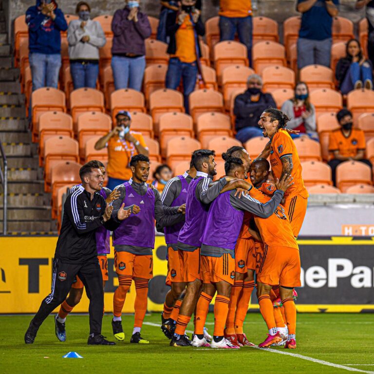 Houston Dynamo volta a vencer e bate Sporting Kansas City na MLS