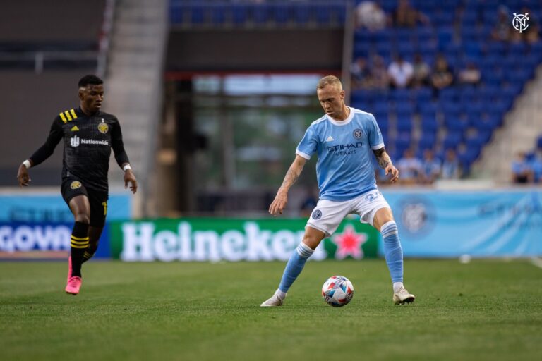 New York City sai na frente, mas leva virada do Columbus Crew no fim, com show de meia argentino