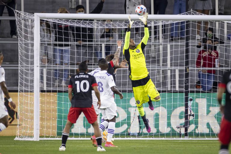 MLS: Orlando City vence D.C. United em jogo marcado por jogadas duras e pouca inspiração