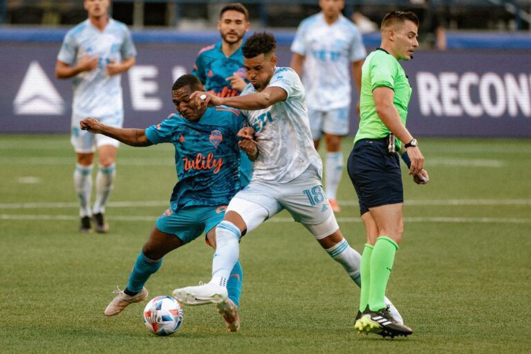 Seattle empata a segunda partida seguida na MLS, mas mantém a liderança. Austin conquista ponto importante fora de casa