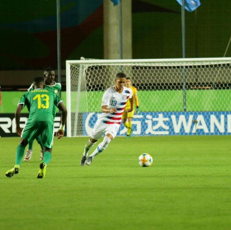 Charlotte FC anuncia contratação de jovem lateral-esquerdo