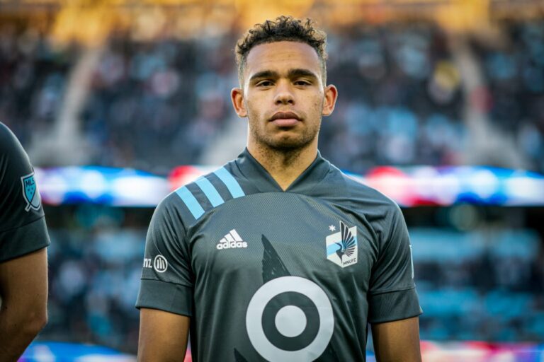 Minnesota United extende o contrato de Hassani Dotson