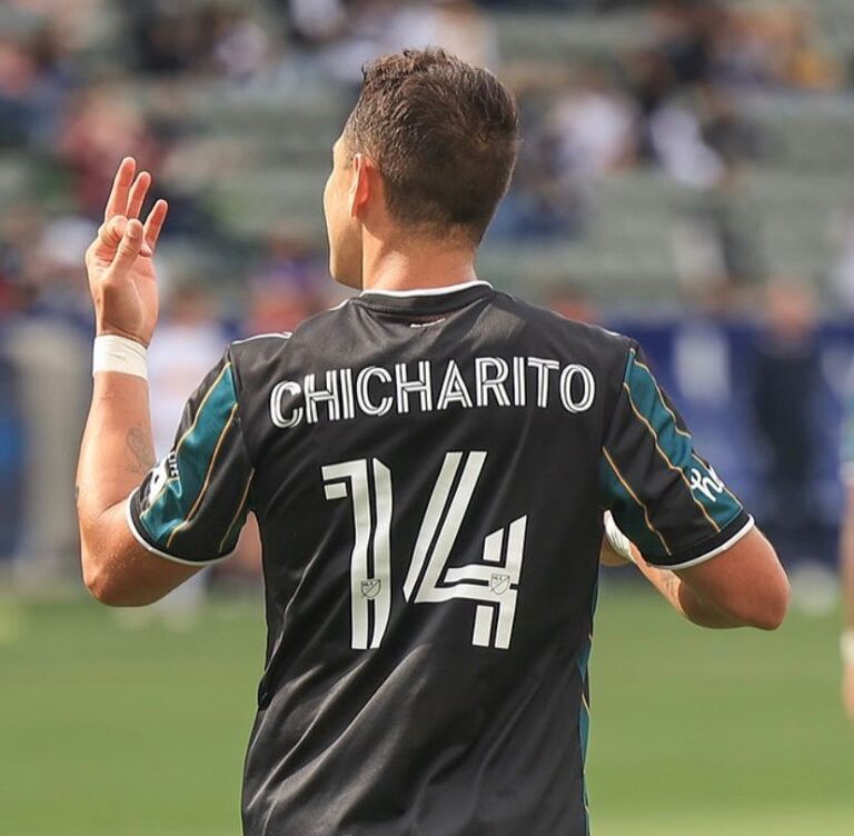 Chicharito aparece em lista preliminar do México para a Copa Ouro