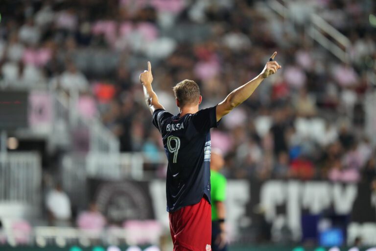 New England Revolution resolve no primeiro tempo e goleia Inter Miami