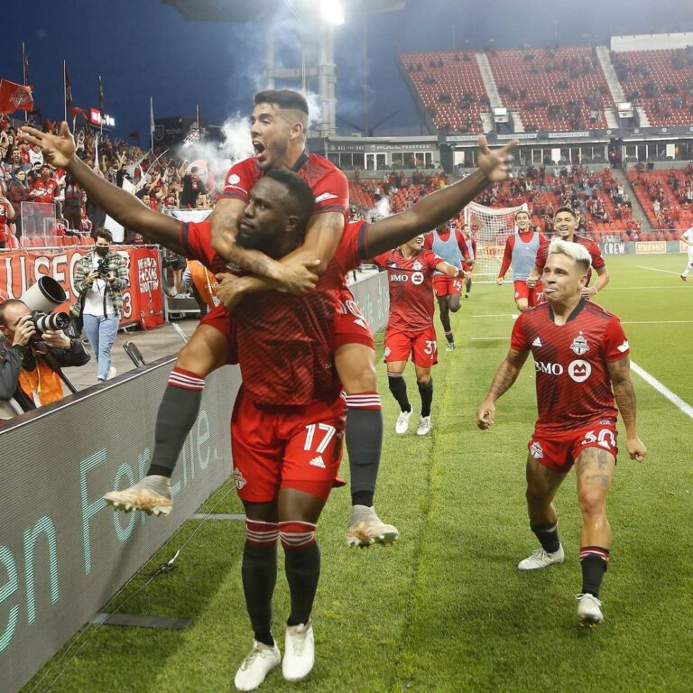 “É como um conto de fadas”, técnico interino celebra reintegração de Jozy Altidore ao Toronto FC