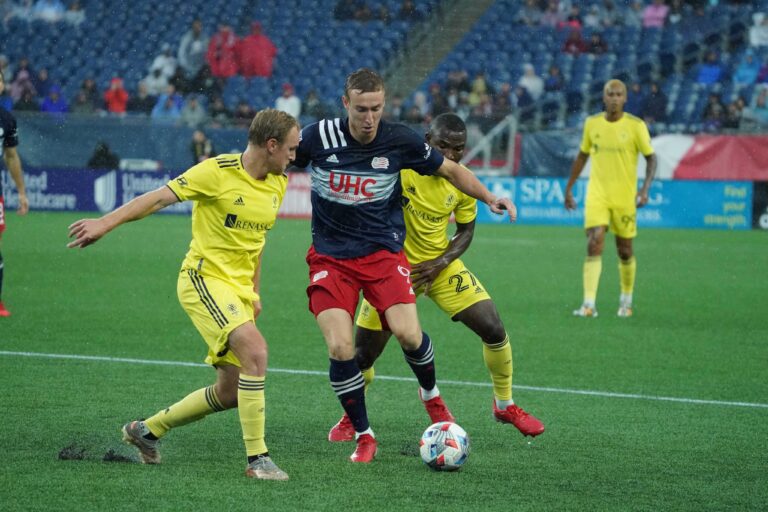 New England Revolution e Nashville empatam em jogo morno em Foxborough