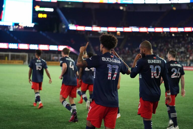 De virada, New England Revolution passa pelo New York City FC e garante mais uma vitória em casa