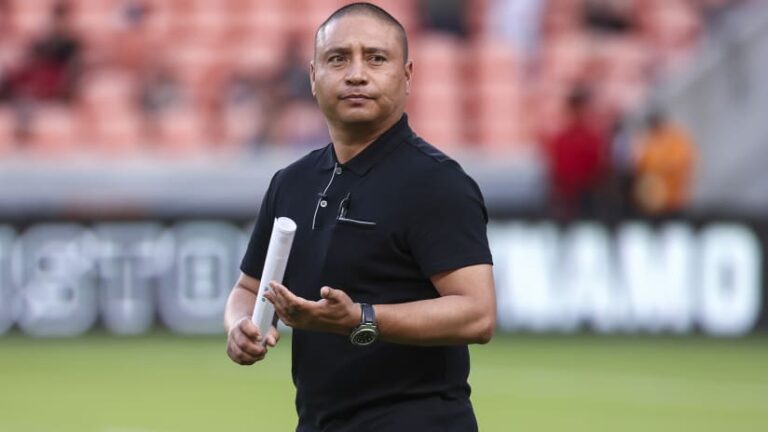 Seattle Sounders anuncia ex-técnico do Real Salt Lake como auxiliar