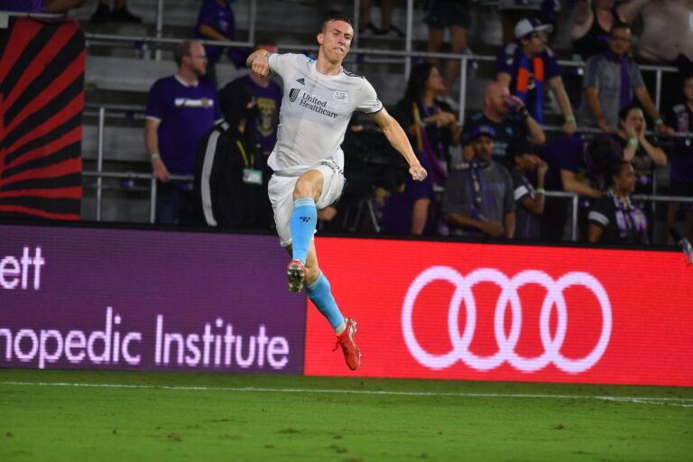 New England Revolution evita derrota em empate suado contra o Orlando City