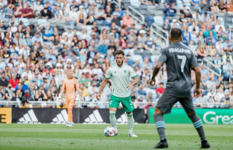 Lucas Esteves marca e Colorado Rapids vira com um a menos contra o Minnesota United