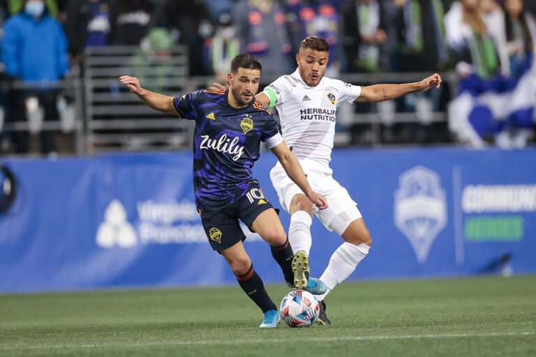 Artilheiros marcam, mas Seattle Sounders e LA Galaxy ficam no empate