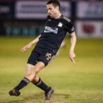 Rodrigo da Costa dando passe durante partida do FC Tulsa
