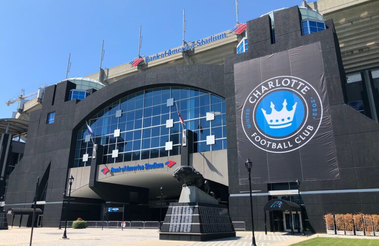 Charlotte FC divulga data de lançamento do seu primeiro uniforme na história