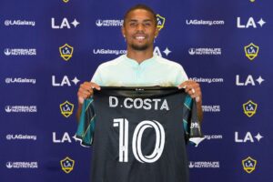BOLSO CHEIO! Os maiores salários da MLS entre brasileiros em 2023