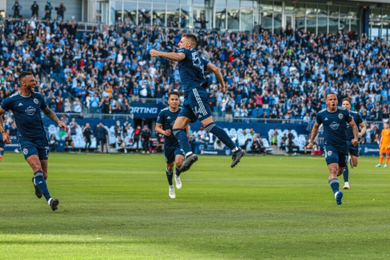 Sporting KC se recupera de derrota na primeira rodada e vence Houston Dynamo em casa