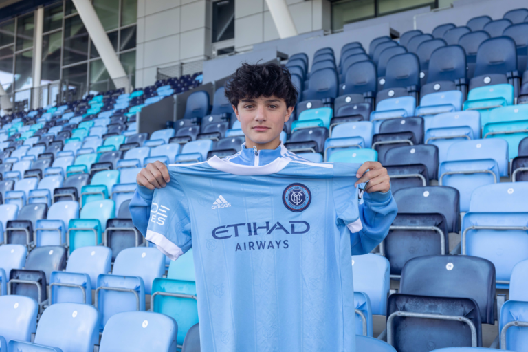 New York City assina com garoto de 14 anos, que se torna mais jovem da história da MLS