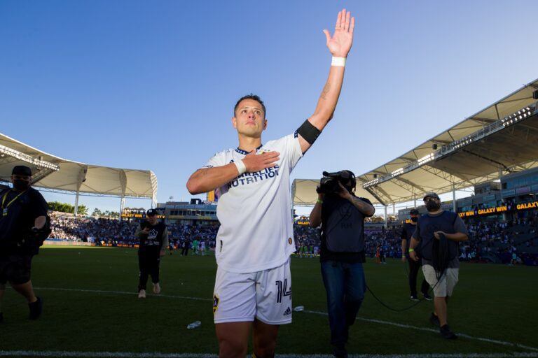 “Estamos lutando pelo orgulho da cidade”, ressalta Chicharito após vitória no clássico de Los Angeles