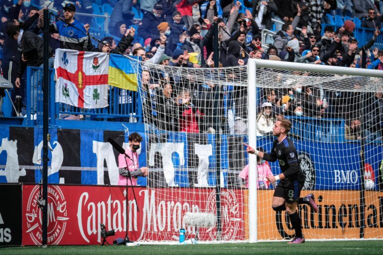 CF Montréal aproveita falhas e vence o Vancouver Whitecaps em clássico canadense