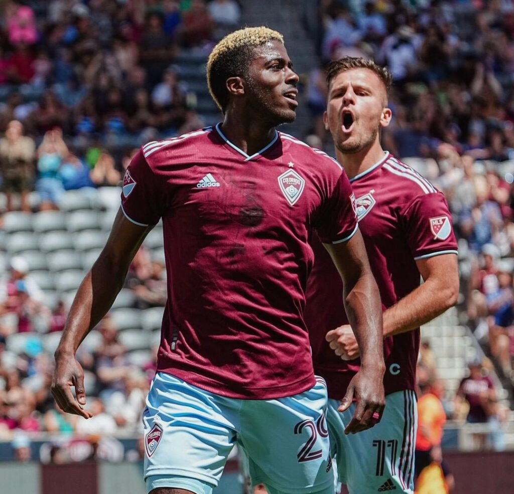 Gyasi Zardes marca seu primeiro gol pelo Colorado Rapids contra o LAFC