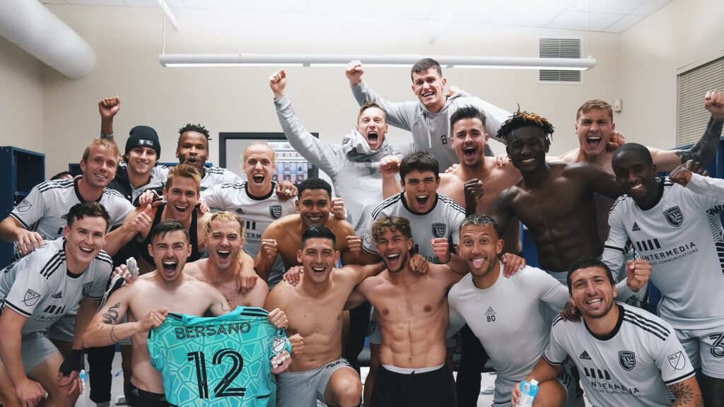 Jogadores do San Jose Earthquakes comemorando classificação