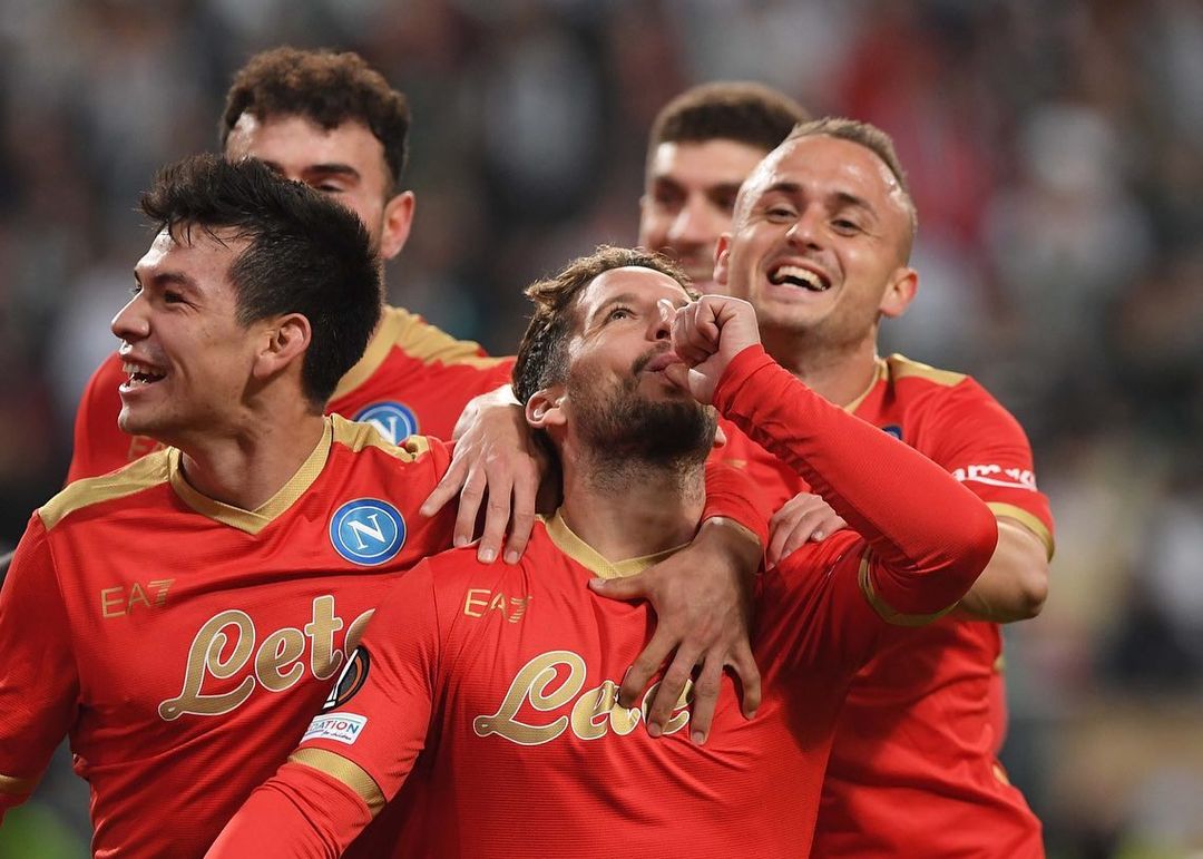 Astro do Napoli, Dries Mertens pode jogar na MLS